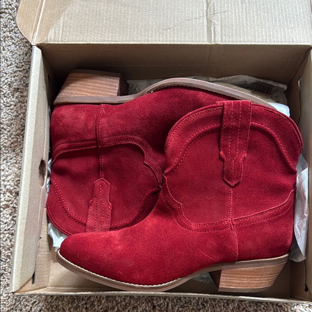 Dingo Boots Red Suede Ankle Boots